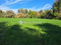 Eladó telek