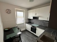 Eladó téglalakás, Pécsett 59.9 M Ft, 3 szobás