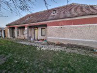 Eladó családi ház, Vámoscsaládon 17 M Ft, 1+2 szobás