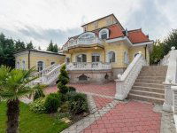 Eladó családi ház, Dunakeszin 450 M Ft, 6+3 szobás