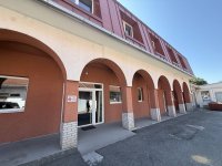 Eladó családi ház, Pécsett 290 M Ft, 20 szobás