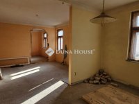 Eladó téglalakás, Pécsett 43.99 M Ft, 5 szobás