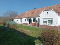 Eladó családi ház, Bakonypölöskén 2.9 M Ft, 3 szobás