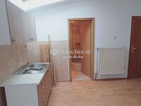 Eladó téglalakás, Veszprémben 119.9 M Ft, 4 szobás