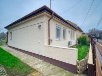 Eladó családi ház, Vecsésen 112 M Ft, 4 szobás