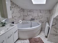 Eladó családi ház, XV. kerületben 199.9 M Ft, 7 szobás