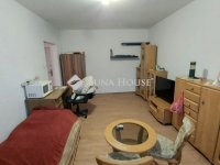 Eladó panellakás, Szegeden 35.9 M Ft, 1 szobás