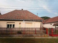 Eladó családi ház, Bajnán, Petőfi Sándor utcában 47 M Ft