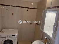 Eladó panellakás, Pécsett 47.9 M Ft, 2 szobás