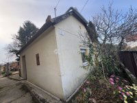 Eladó családi ház, Pécsett 12.9 M Ft, 1 szobás