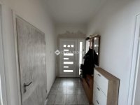 Eladó családi ház, Pécsett 62.5 M Ft, 8 szobás