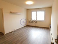 Eladó panellakás, Debrecenben 63.5 M Ft, 3 szobás