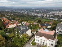 Eladó téglalakás, III. kerületben 326 M Ft, 5 szobás