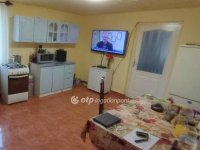 Eladó családi ház, Fegyverneken 13 M Ft, 3 szobás