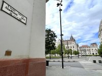Eladó téglalakás, Budapesten, V. kerületben, Akadémia utcában