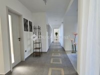 Eladó családi ház, Szentendrén 319 M Ft, 5 szobás