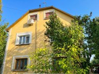 Eladó családi ház, Mogyoródon 95 M Ft, 10 szobás