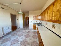 Eladó panellakás, Debrecenben 69.9 M Ft, 3 szobás