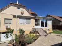 Eladó családi ház, Kecskeméten 165 M Ft, 4 szobás
