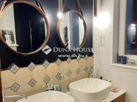 Eladó téglalakás, V. kerületben 659 M Ft, 7 szobás