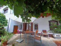 Eladó családi ház, Kesztölcön 135 M Ft, 6 szobás