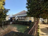 Eladó családi ház, Pécsett 59.9 M Ft, 2 szobás