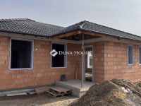Eladó ikerház, Taksonyon 103.5 M Ft, 4 szobás