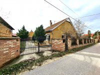 Eladó családi ház, Dánszentmiklóson 58.5 M Ft, 3 szobás