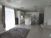 Eladó családi ház, Ürömön 279 M Ft, 5 szobás