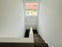 Eladó téglalakás, III. kerületben 319.99 M Ft, 6 szobás