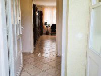 Eladó családi ház, Veszprémben 159 M Ft, 8+2 szobás