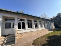 Eladó üzlethelyiség, Vecsésen 240 M Ft, 10 szobás