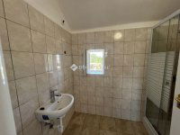 Eladó családi ház, Katafán 64.9 M Ft, 7 szobás