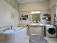 Eladó családi ház, XVII. kerületben 279 M Ft, 9 szobás