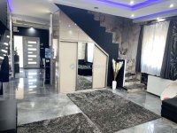 Eladó családi ház, XV. kerületben 199.9 M Ft, 7 szobás