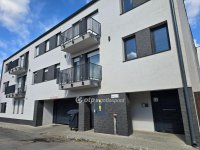 Eladó téglalakás, Pápán 56.9 M Ft, 2+1 szobás