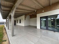 Eladó családi ház, Kiskunlacházán 189.89 M Ft, 8 szobás