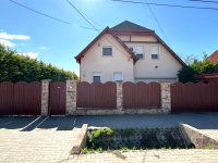 Eladó családi ház, Vecsésen 198.9 M Ft, 6+3 szobás