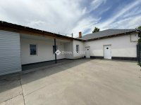 Eladó családi ház, Kecskeméten 100 M Ft, 2 szobás