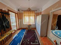 Eladó családi ház, Vecsésen 130 M Ft, 5 szobás