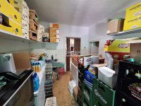 Eladó üzlethelyiség