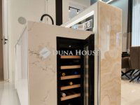 Eladó téglalakás, V. kerületben 339.9 M Ft, 4 szobás