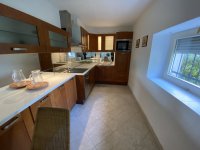 Eladó családi ház, Kőröstetétlenen 64.9 M Ft, 7 szobás