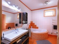 Eladó családi ház, Nagykozáron 225 M Ft, 6+2 szobás