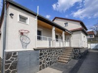 Eladó családi ház, Hosszúhetényen 94.9 M Ft, 8 szobás