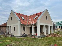 Eladó családi ház, Felsőörsön 119.75 M Ft, 4+1 szobás