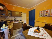 Eladó családi ház, Ászáron 64.9 M Ft, 5 szobás