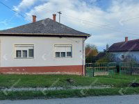 Eladó családi ház