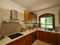 Eladó családi ház, Kesztölcön 118.9 M Ft, 6 szobás