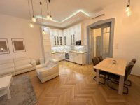 Kiadó téglalakás, albérlet, V. kerületben, Haris közben